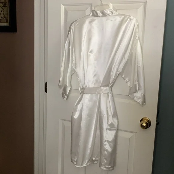 Satin Robe - Picture 3 of 3